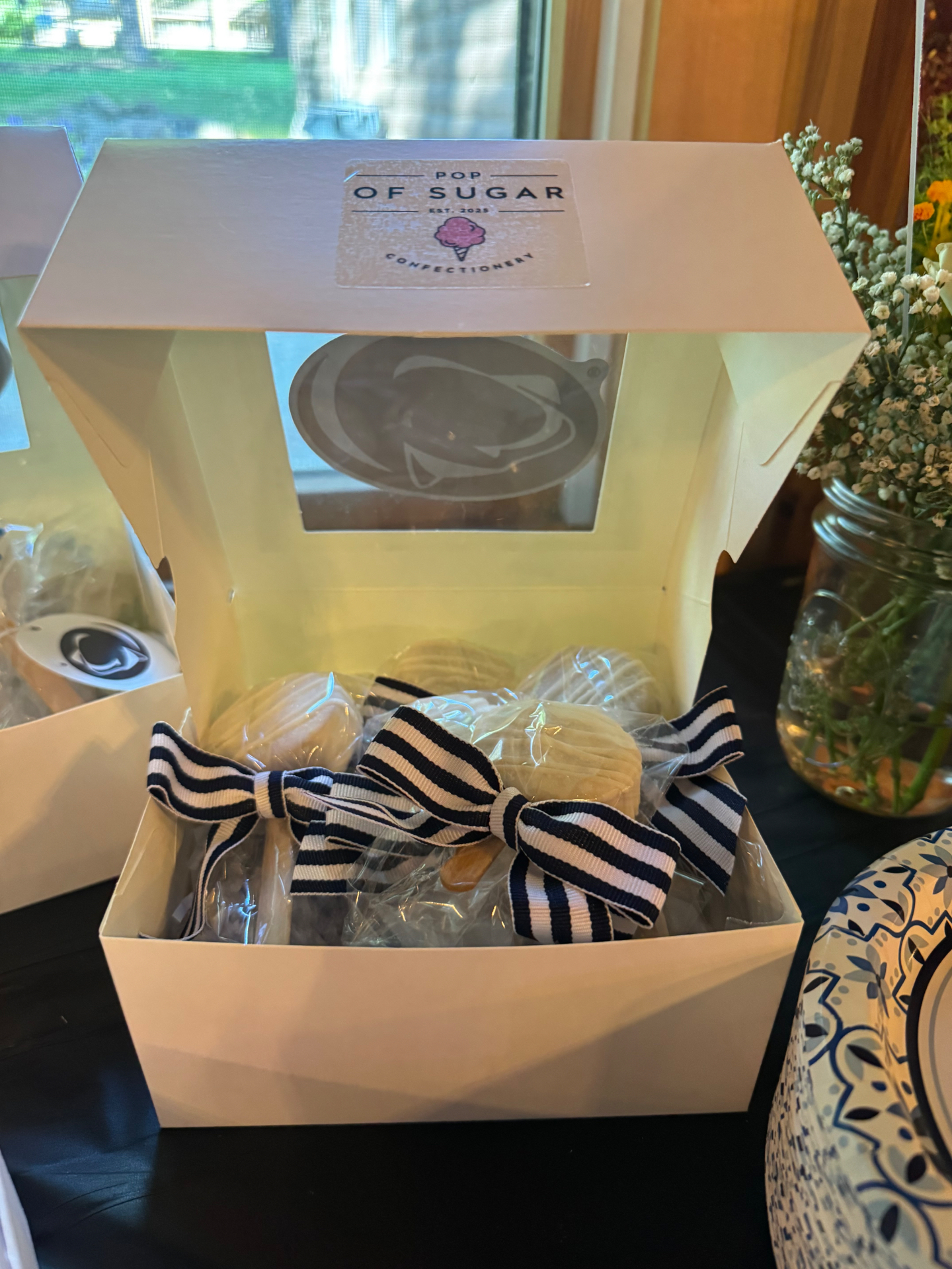 Penn State themed cake pop box